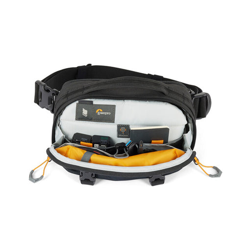 LowePro-Trekker-Lite-HP-100-Hip-Pack-aperto