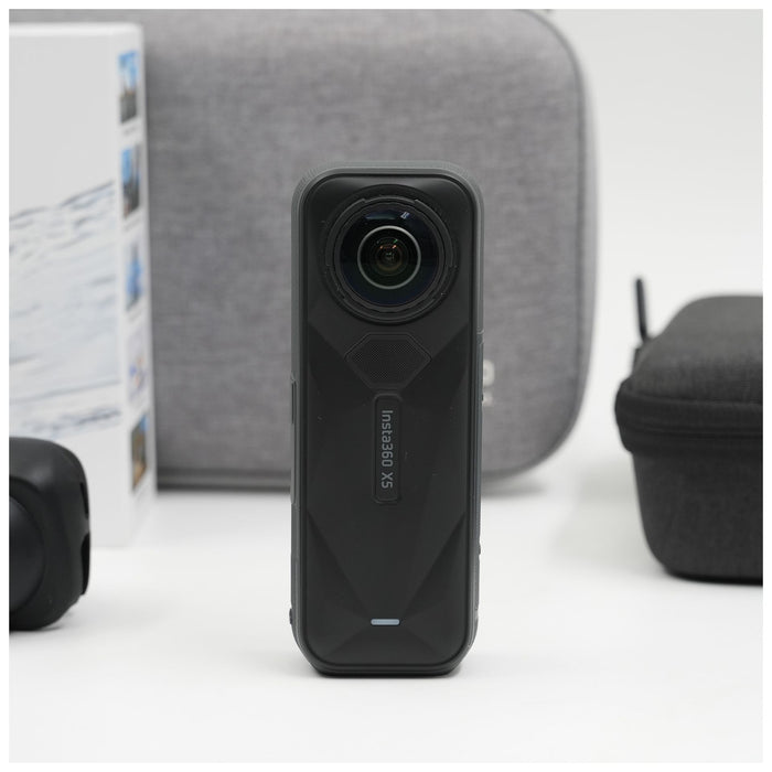 Insta360 X5 Essential Bundle ( Usato )