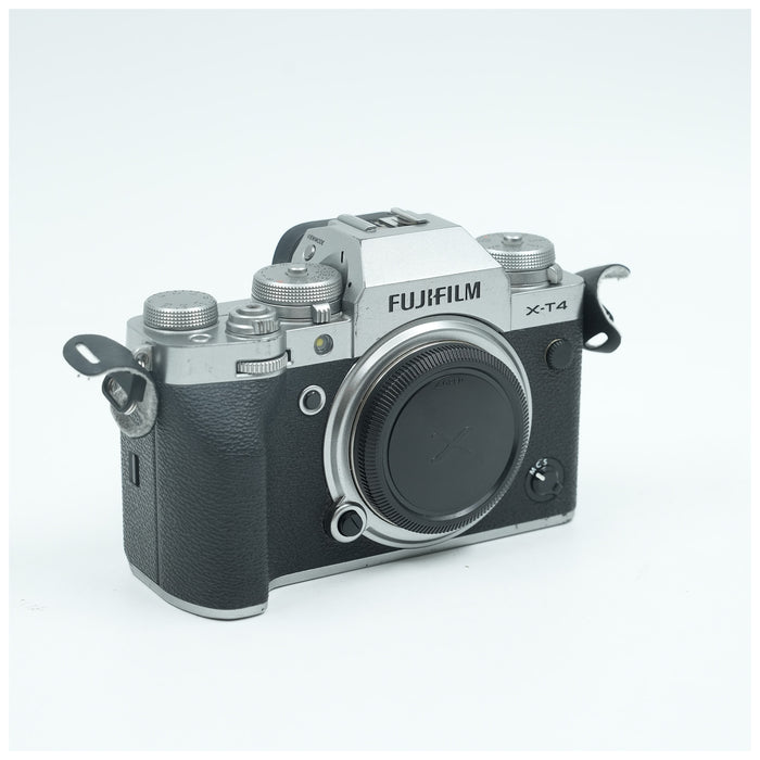 Fujifilm mirrorless X-T4 M.0BQ19688 - (Usato) fronte