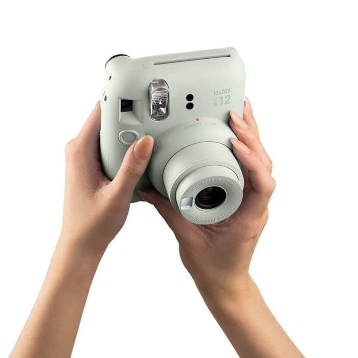 Fujifilm Instax Mini 12 (Mint Green)selfie